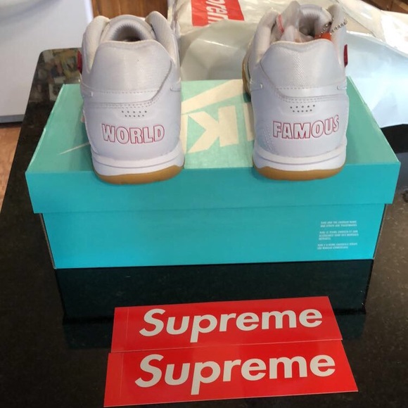 Nike SB Gatobx Supreme White Size 11 - Picture 2 of 4